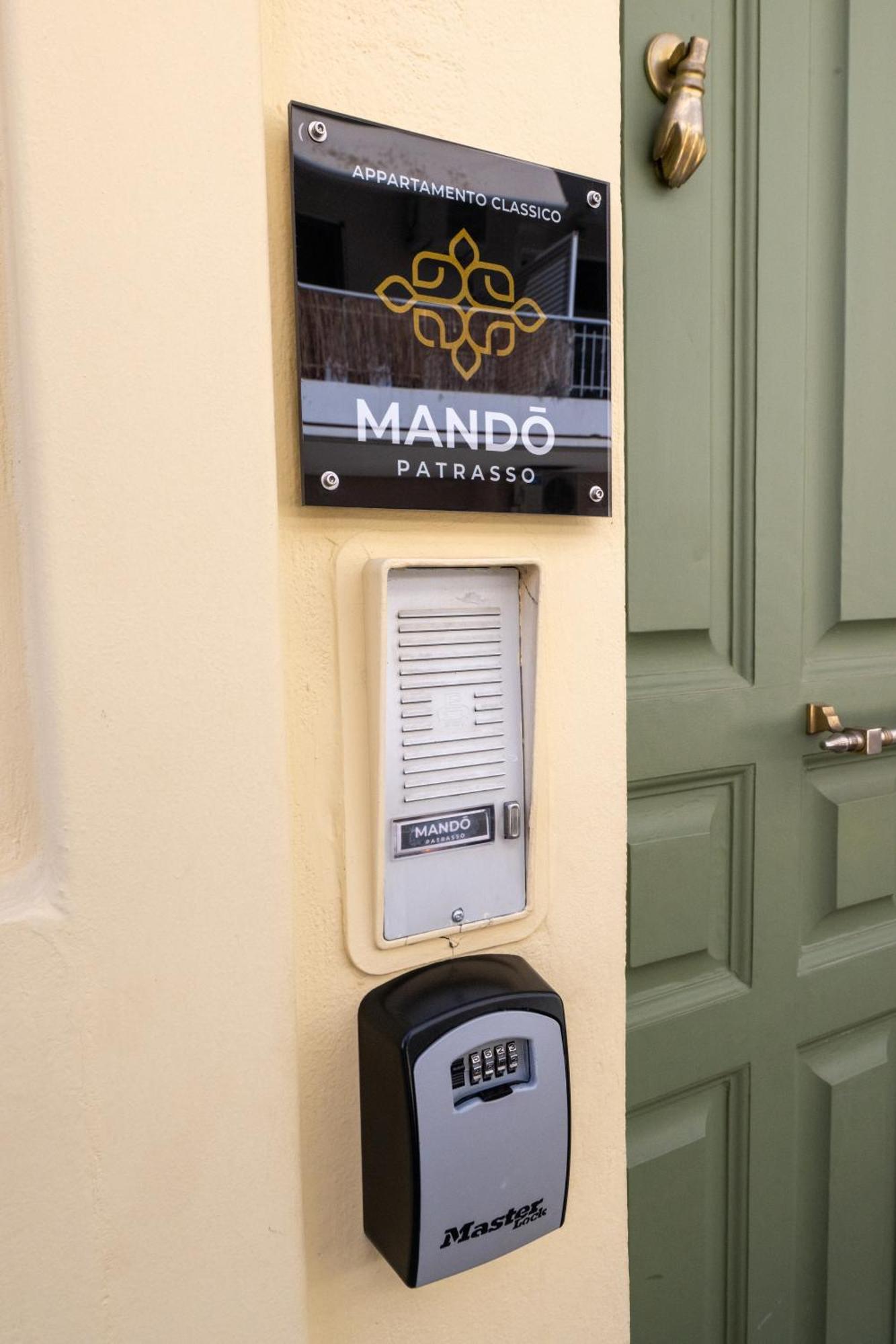 Mando Patrasso - Classical Apartment In The Center Of Patras With Free Parking المظهر الخارجي الصورة