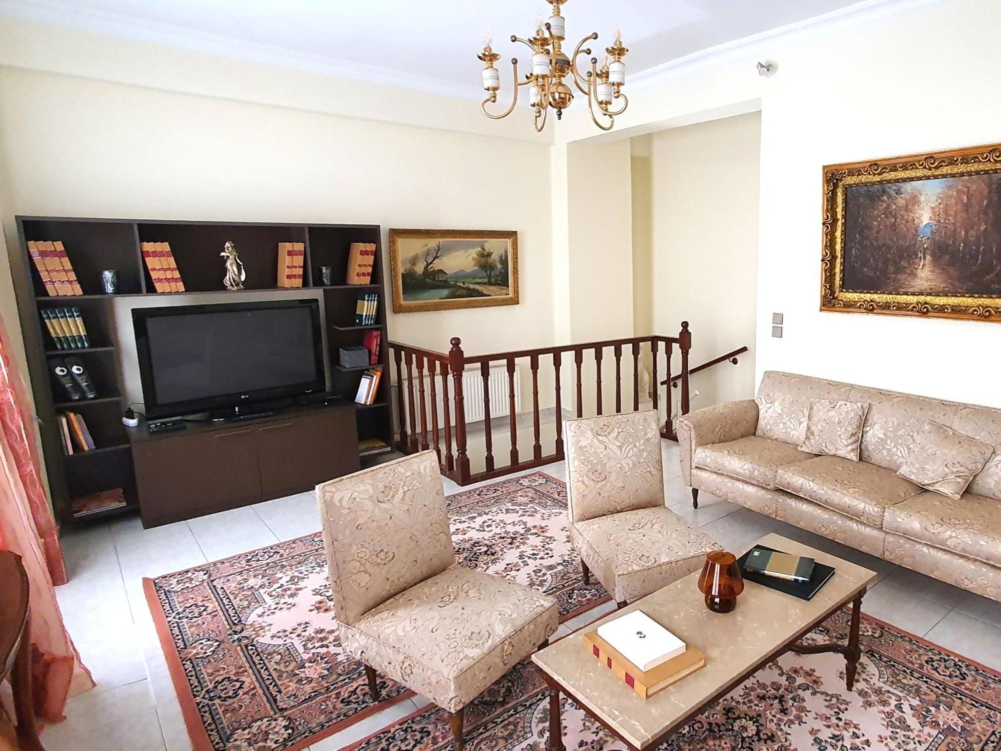 Mando Patrasso - Classical Apartment In The Center Of Patras With Free Parking المظهر الخارجي الصورة